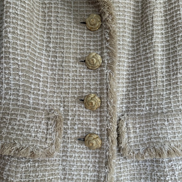St. John Tweed Button-Front Blazer with Fringe Trim | Size 4  Pre-Owned - Picture 2 of 5